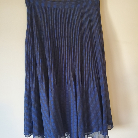 Club Monaco Pleated Midi Skirt - Picture 5 of 6
